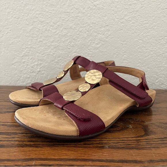 VIONIC Women's Farra Red Faux Lizard Gold Metal Sandals - Picture 1 of 8